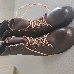 Men's Brown Leather Boots, Cabelas 2006 Sidney Nabraska Size 7.5.  Like New.